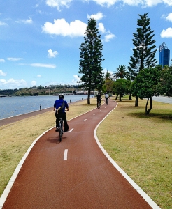 Dieser Teil von Perth ist perfekt für diejenigen, die Outdoor-Aktivitäten lieben. Schon um 5.00 Uhr morgens sind die Jogging- und Radwege voller Menschen, die früh trainieren möchten. (Foto: Tänzer Songtao Feng)