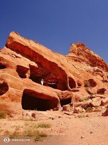 Sie tanzten in Jordaniens roten Felshöhlen …