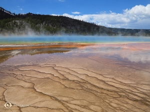 In Yellowstone, Wyoming, ihrer dritten Nationalparkstation, machte Kexin Li diese Foto der Grand Prismatic Spring. 
