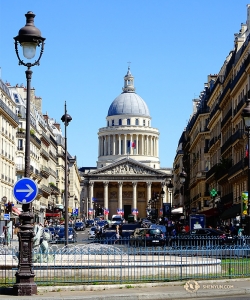 Obwohl wir keine Zeit haben, um hineinzugehen, kommen wir am Panthéon vorbei, das im 18. Jahrhundert als Kirche gebaut wurde. (Foto: Tony Zhao)