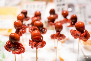 Diese faszinierenden Wachteleier-Oktopus-Minispieße ziehen ebenso unsere Aufmerksamkeit auf sich. (Foto: Tänzerin Michelle Wu)