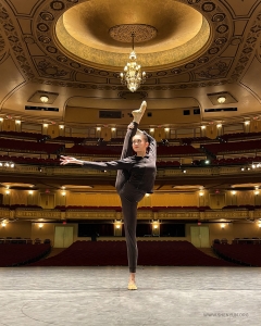 Ein Moment der Ruhe und Stille vor der Anspannung während der Vorstellung im Orpheum Theater in Omaha.